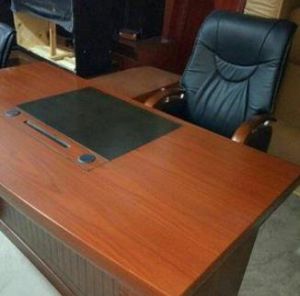 西安辦公家具回收，專業(yè)高價回收各種辦公家具，辦公桌椅，電腦，空調(diào)