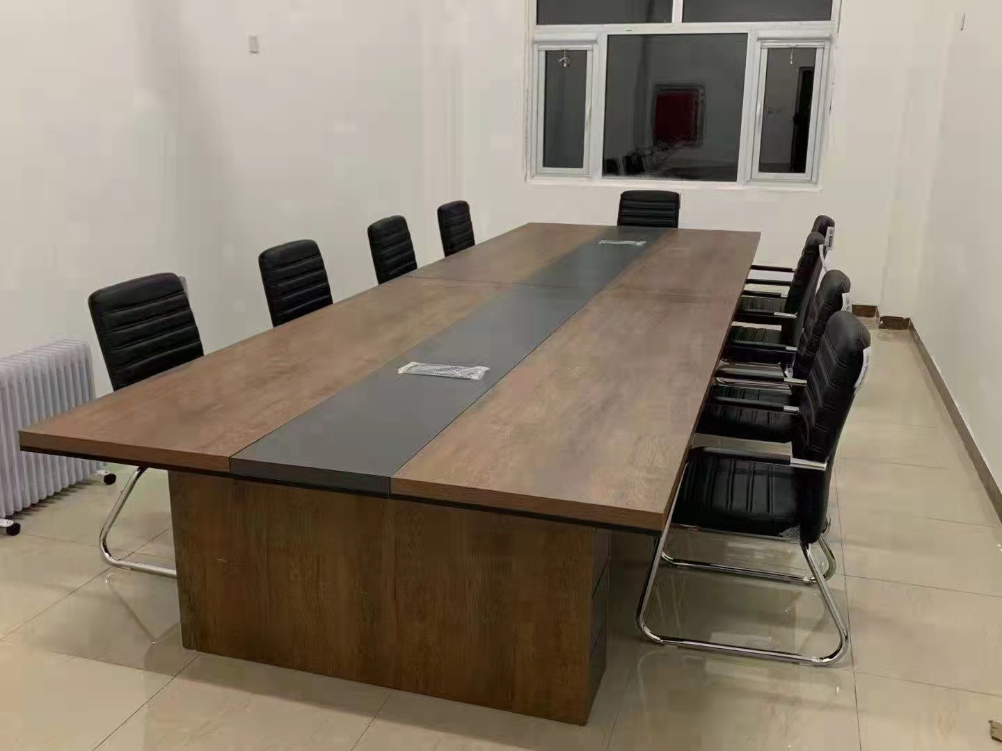 【西安辦公家具回收】舊辦公桌，老板桌椅，隔斷，書柜，上下床等大量回收